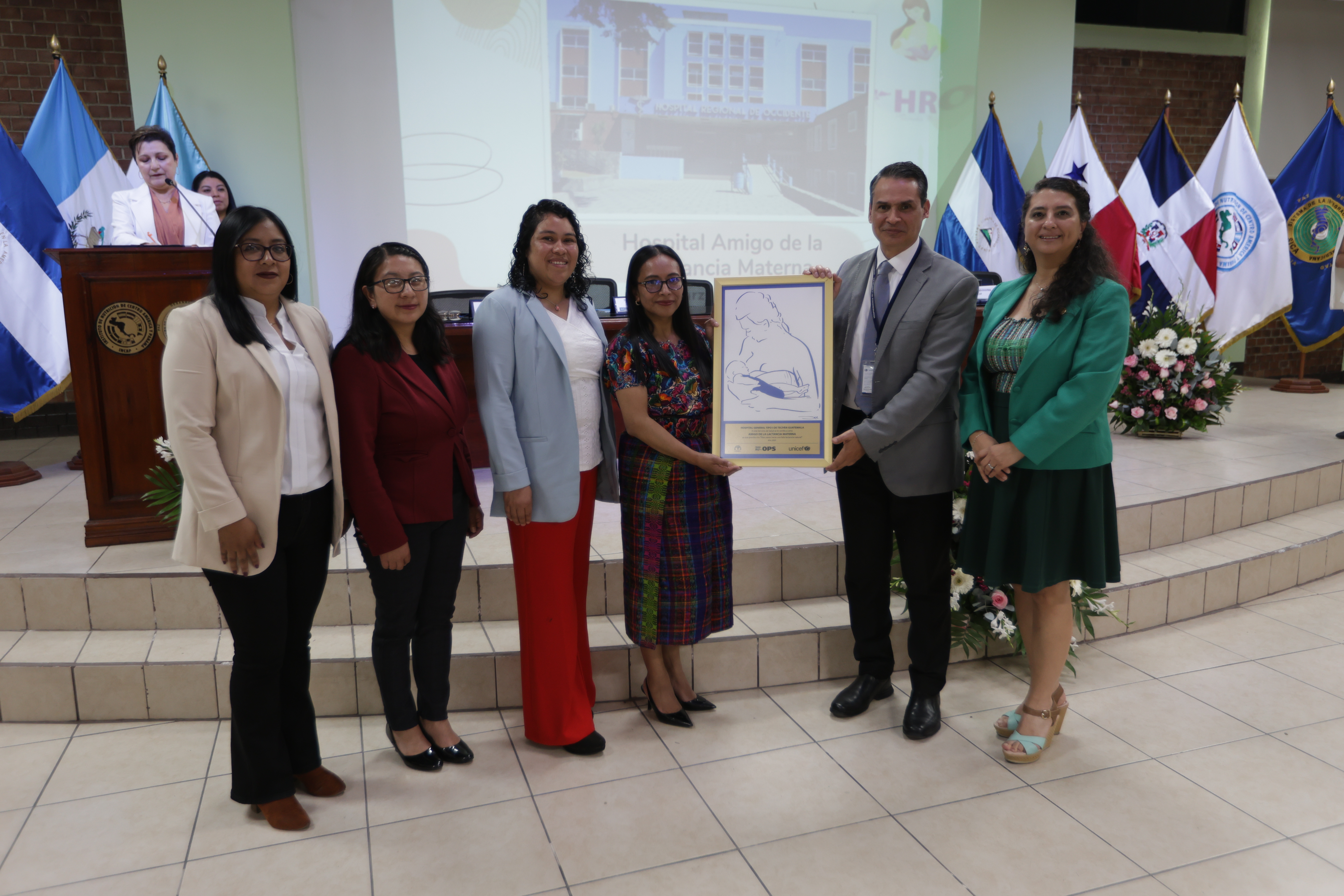 Entrega de certificacin como Amigos de la Lactancia Materna a hospitales 24