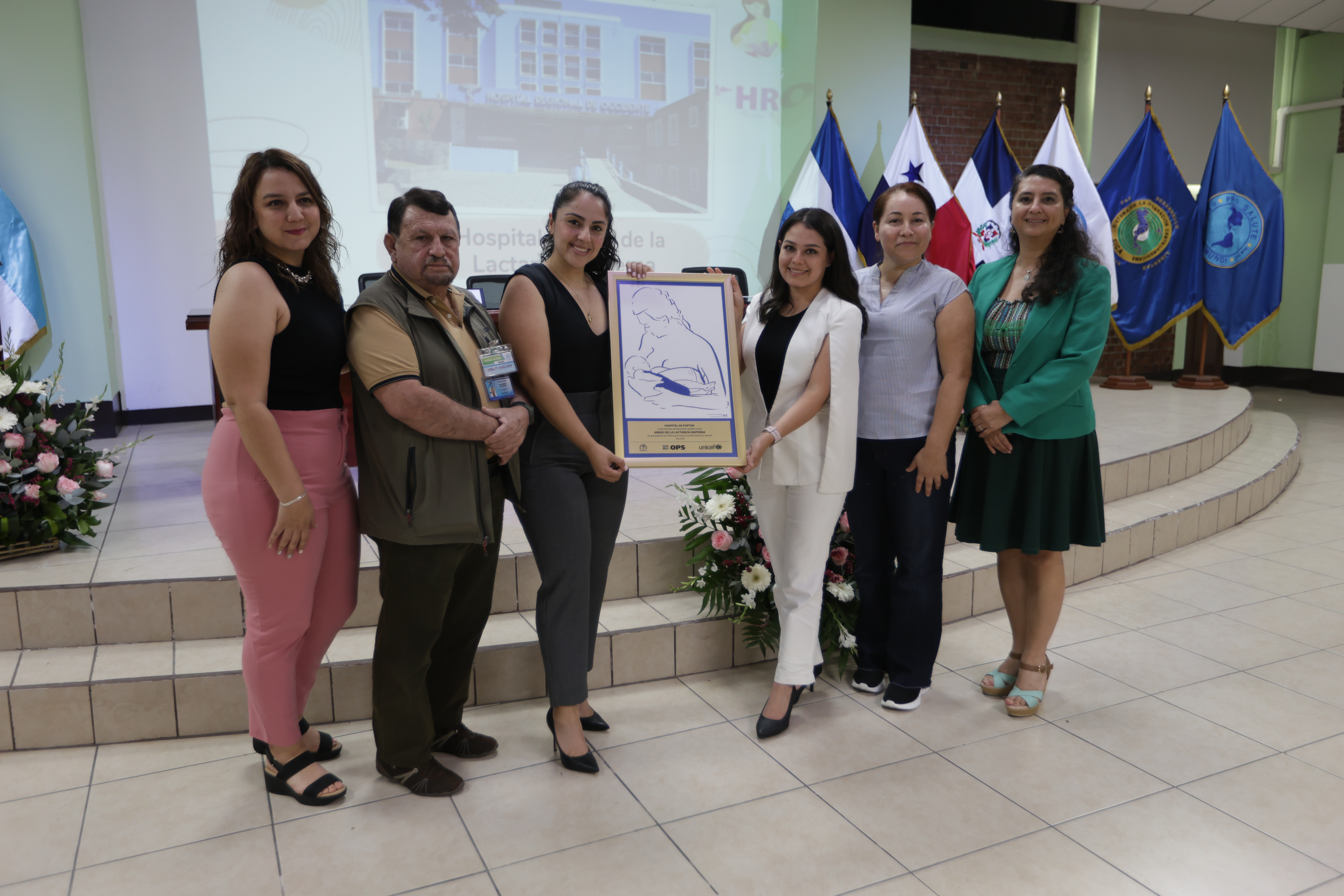 Entrega de certificacin como Amigos de la Lactancia Materna a hospitales 27